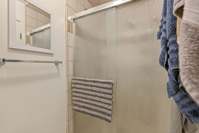 1233 S Kent Street, Visalia, CA 93277