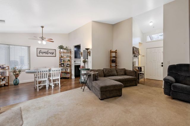 1233 S Kent Street, Visalia, CA 93277