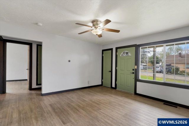 2230 Jelden St St NE, Salem, OR 97301