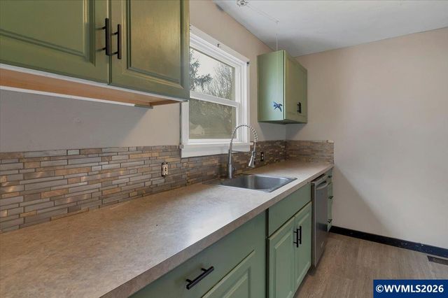 2230 Jelden St St NE, Salem, OR 97301