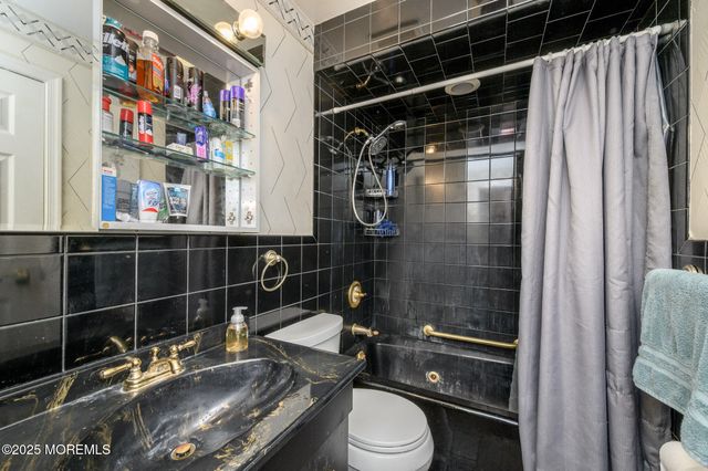 701 Beach Avenue, Beachwood, NJ 08722