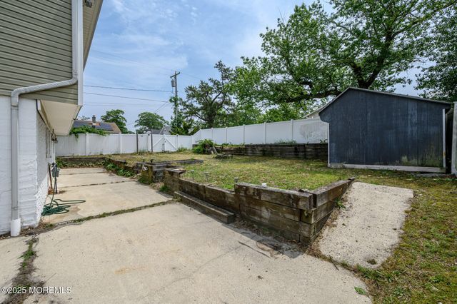 701 Beach Avenue, Beachwood, NJ 08722