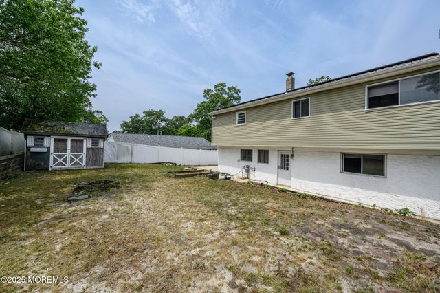 701 Beach Avenue, Beachwood, NJ 08722