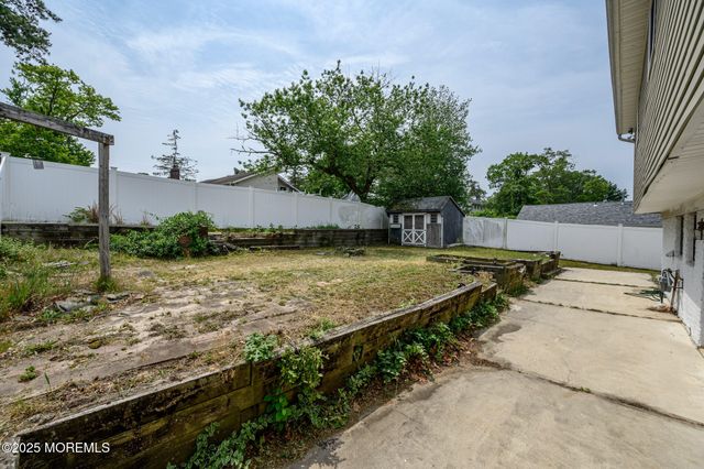 701 Beach Avenue, Beachwood, NJ 08722