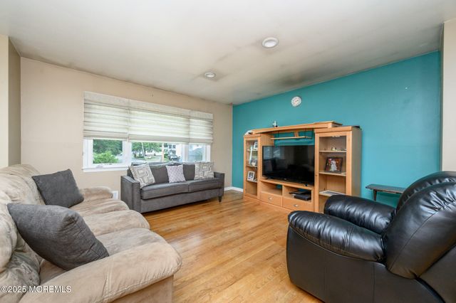 701 Beach Avenue, Beachwood, NJ 08722