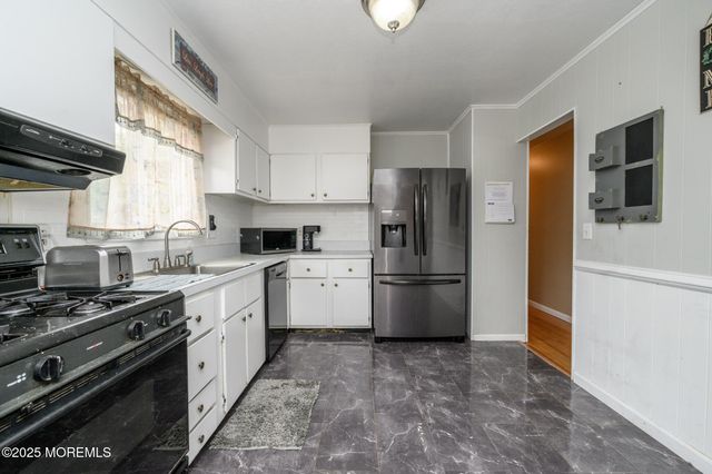 701 Beach Avenue, Beachwood, NJ 08722