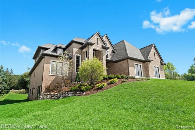 32534 Sanctuary Court, Farmington Hills, MI 48336