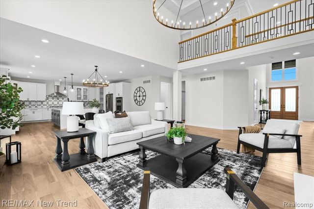 32534 Sanctuary Court, Farmington Hills, MI 48336