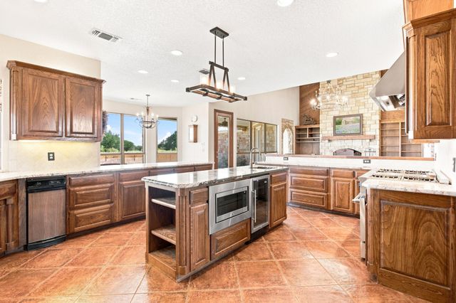 4350 Village Bend Road, Mineral Wells, TX 76067