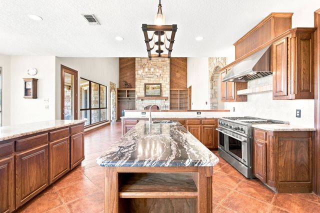 4350 Village Bend Road, Mineral Wells, TX 76067