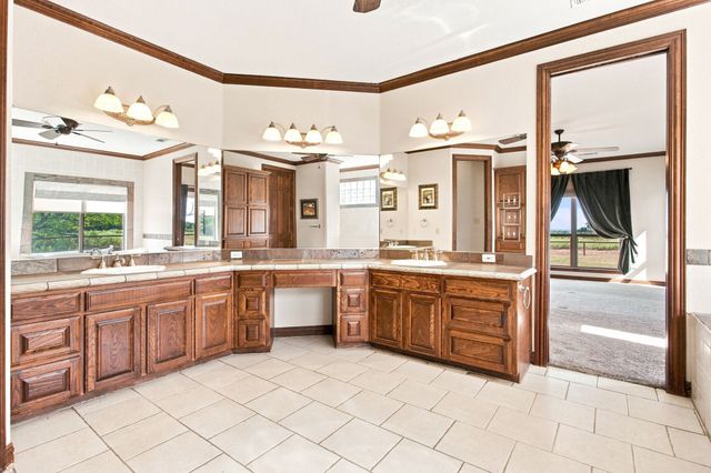 4350 Village Bend Road, Mineral Wells, TX 76067