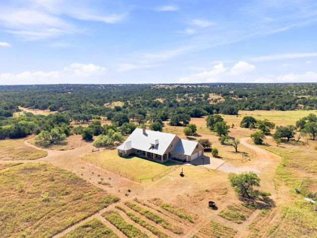 4350 Village Bend Road, Mineral Wells, TX 76067