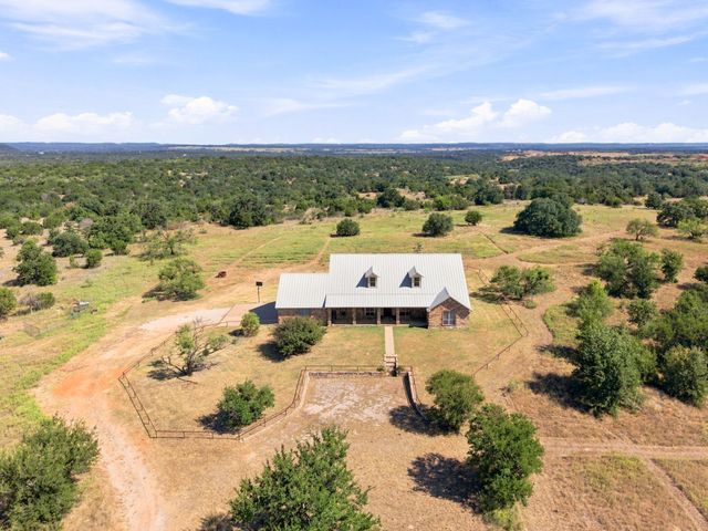 4350 Village Bend Road, Mineral Wells, TX 76067