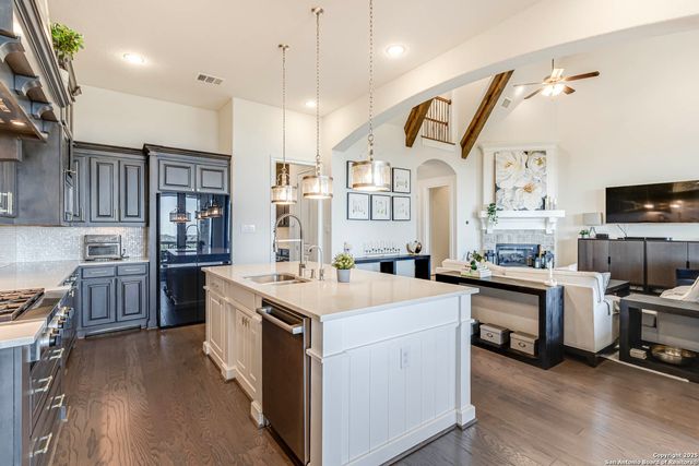 8027 Vanity Hill, San Antonio, TX 78256
