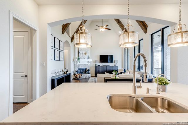 8027 Vanity Hill, San Antonio, TX 78256