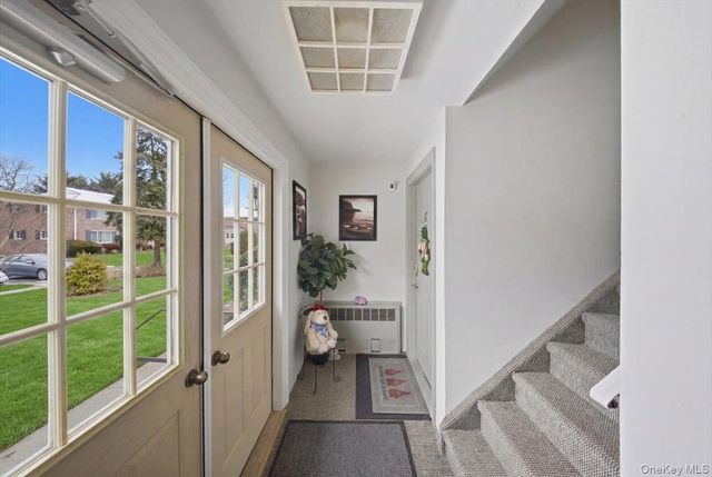 205 Edmunton Drive h18, North Babylon, NY 11703