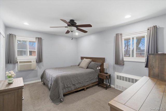 205 Edmunton Drive h18, North Babylon, NY 11703