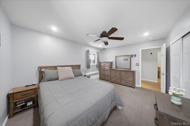 205 Edmunton Drive h18, North Babylon, NY 11703