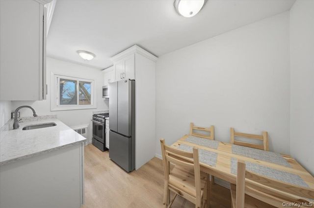 205 Edmunton Drive h18, North Babylon, NY 11703