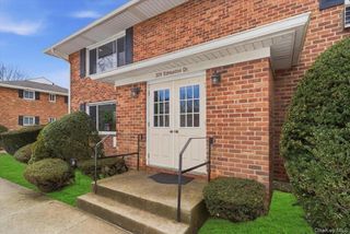 205 Edmunton Drive h18, North Babylon, NY 11703