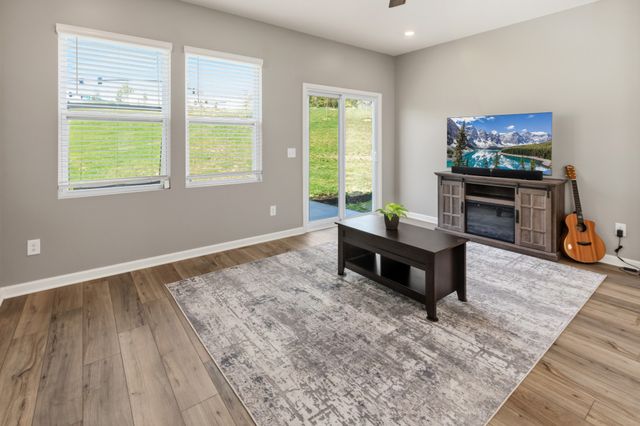 3342 Steadman St, Columbia, TN 38401