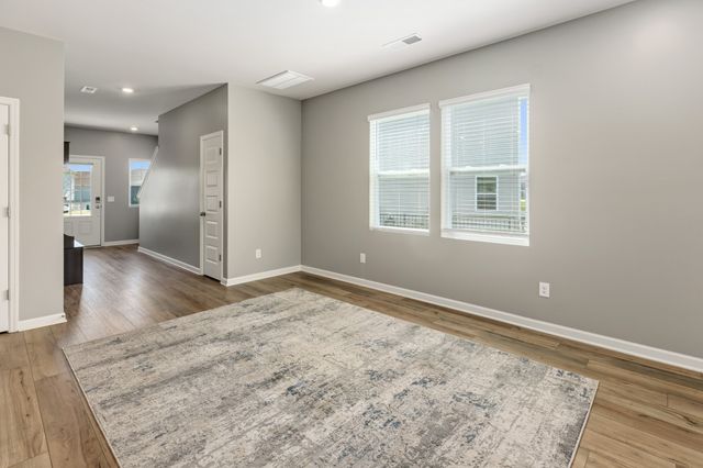 3342 Steadman St, Columbia, TN 38401