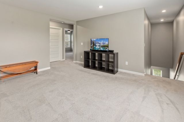 3342 Steadman St, Columbia, TN 38401