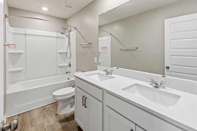 3342 Steadman St, Columbia, TN 38401