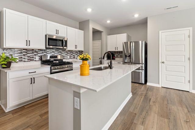 3342 Steadman St, Columbia, TN 38401