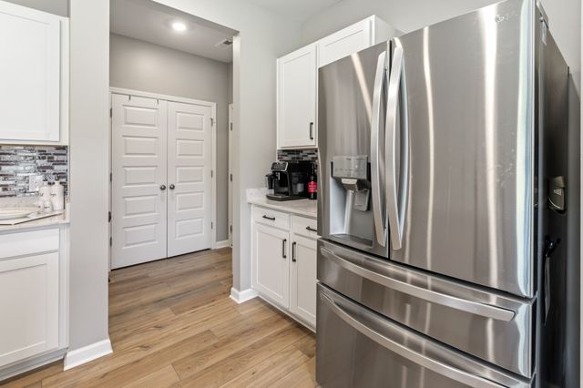 3342 Steadman St, Columbia, TN 38401