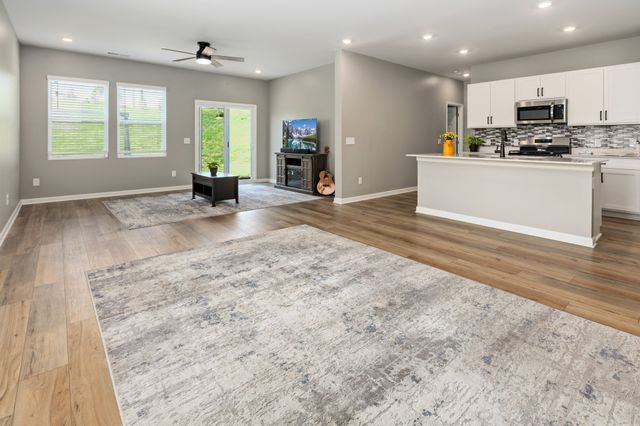 3342 Steadman St, Columbia, TN 38401