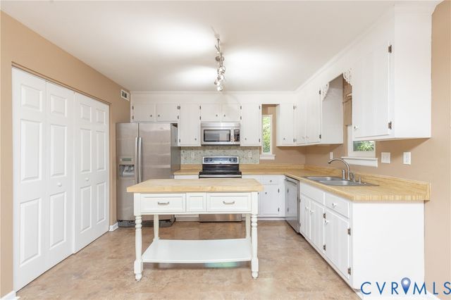 8504 Claypool Rd, North Chesterfield, VA 23236