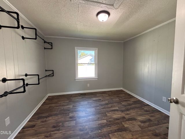 20 W Edgerton Street, Smithfield, NC 27577