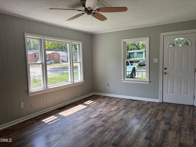 20 W Edgerton Street, Smithfield, NC 27577