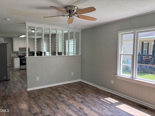 20 W Edgerton Street, Smithfield, NC 27577