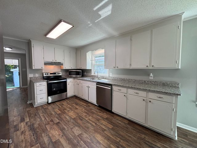 20 W Edgerton Street, Smithfield, NC 27577