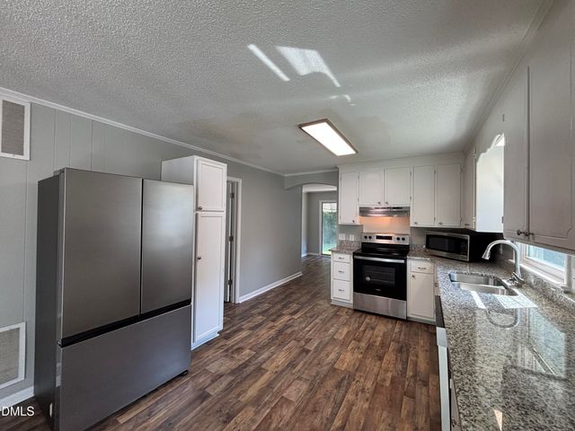 20 W Edgerton Street, Smithfield, NC 27577
