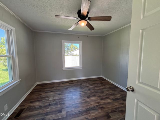 20 W Edgerton Street, Smithfield, NC 27577