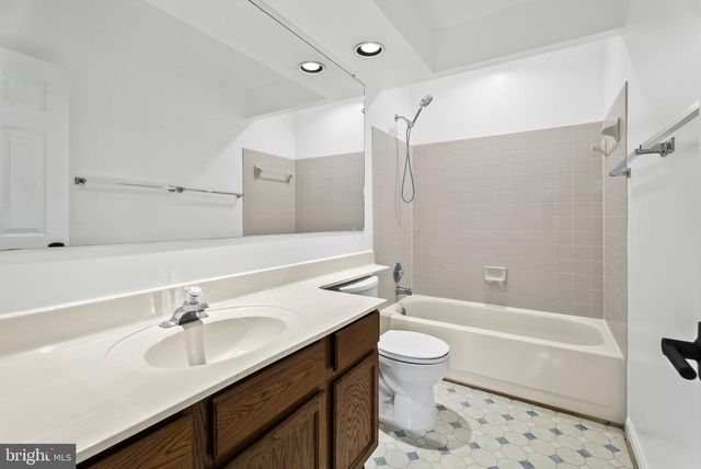 1989 BOWLINE LOOP, Woodbridge, VA 22192