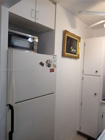 325 Fernwood Rd 10, Key Biscayne, FL 33149