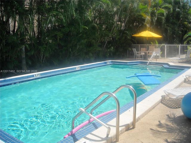 325 Fernwood Rd 10, Key Biscayne, FL 33149