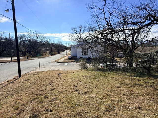 501 W Walker Street, Denison, TX 75020