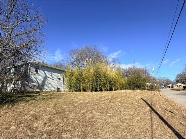 501 W Walker Street, Denison, TX 75020