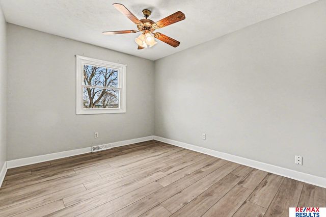 11601 S 37 Street, Bellevue, NE 68123