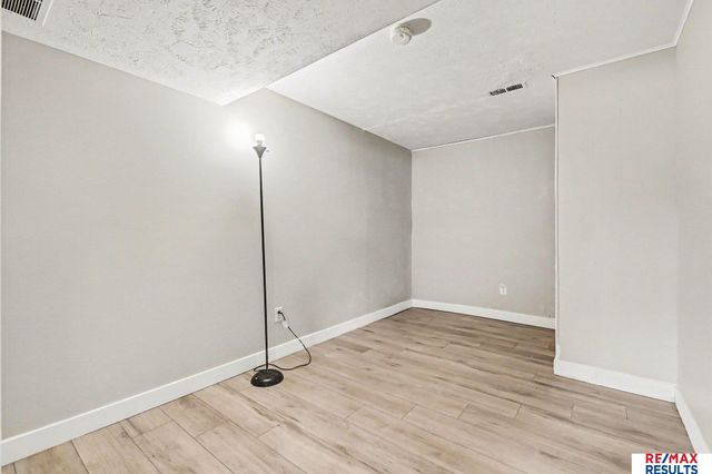 11601 S 37 Street, Bellevue, NE 68123