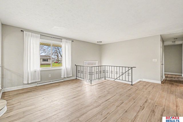 11601 S 37 Street, Bellevue, NE 68123