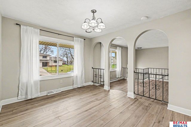 11601 S 37 Street, Bellevue, NE 68123