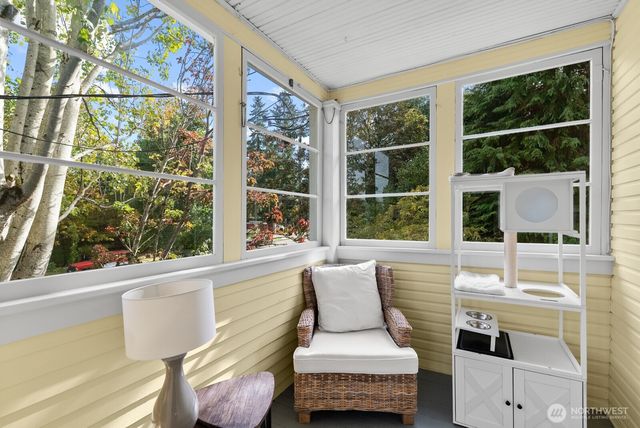 9615 57th Avenue S, Seattle, WA 98118