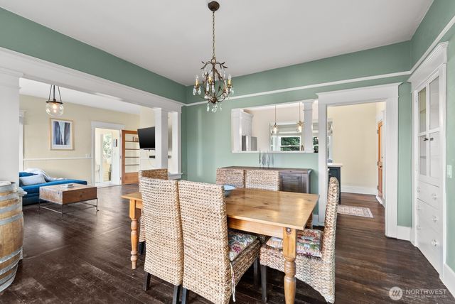 9615 57th Avenue S, Seattle, WA 98118