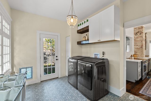 9615 57th Avenue S, Seattle, WA 98118